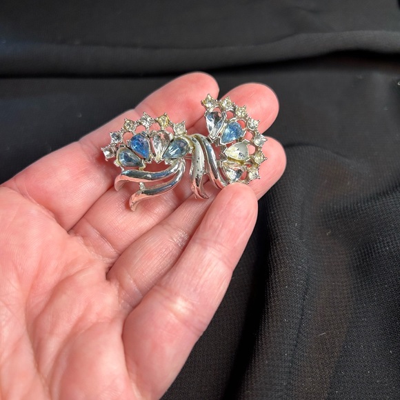 VTG Silver Tone Metal and Rhinestone brooch. AS IS, missing stones - Picture 4 of 6